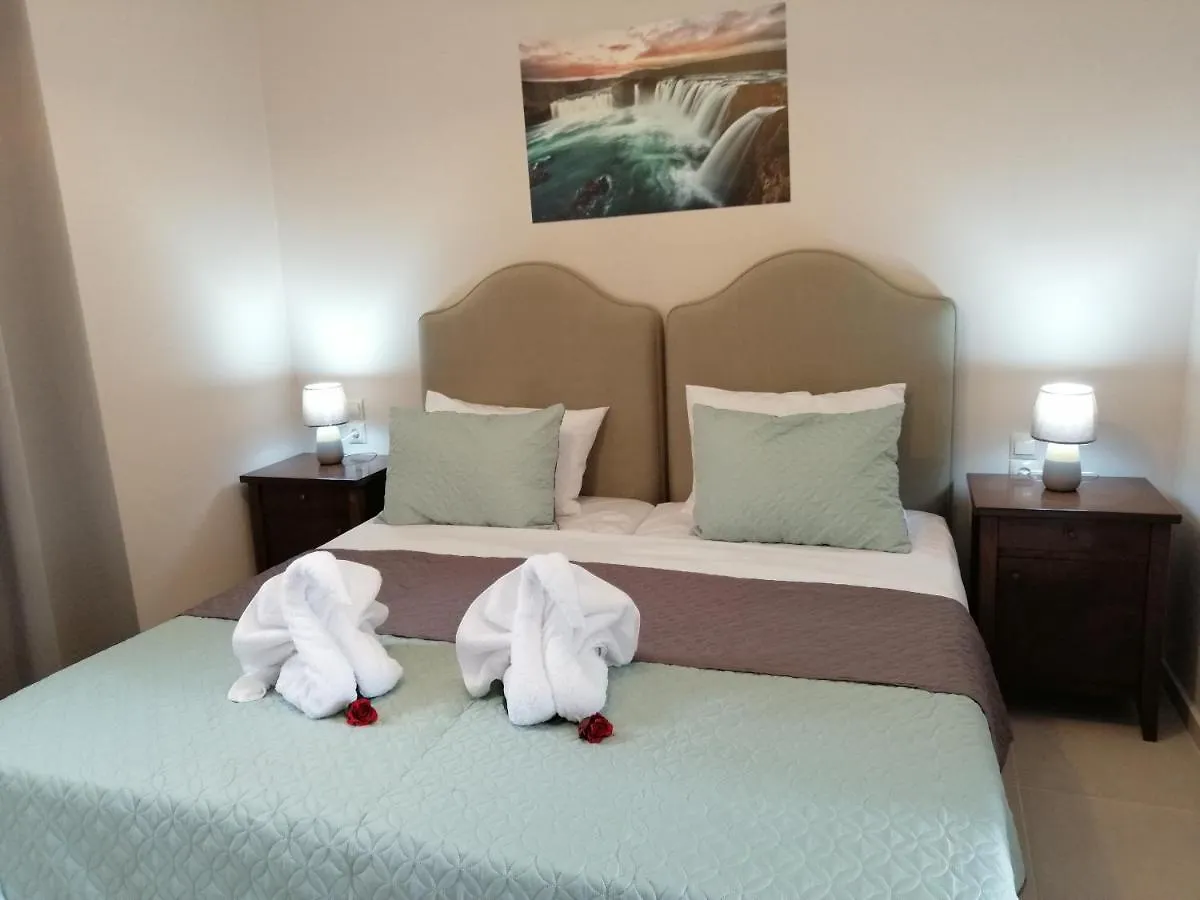 Ta Didymakia Apartments. Argostoli